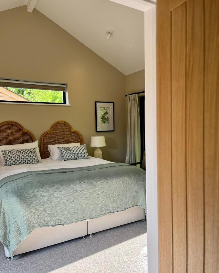 The Weeping Willow Bury St. Edmunds Exterior photo